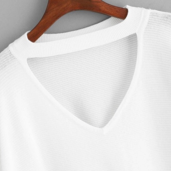 Plus oversized front keyhole sweater - PRICE FIRM - Picture 3 of 7